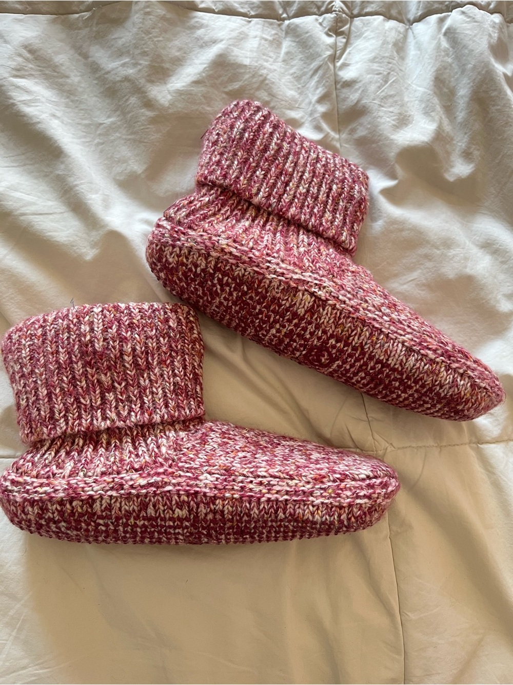 Bombas Marled Pink Knit Sherpa-Lined Women's grippy Slippers - Picture 2 of 4